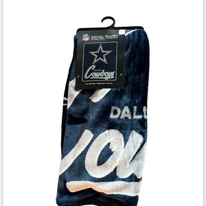 Dallas Cowboy plush throw 50”x 60”